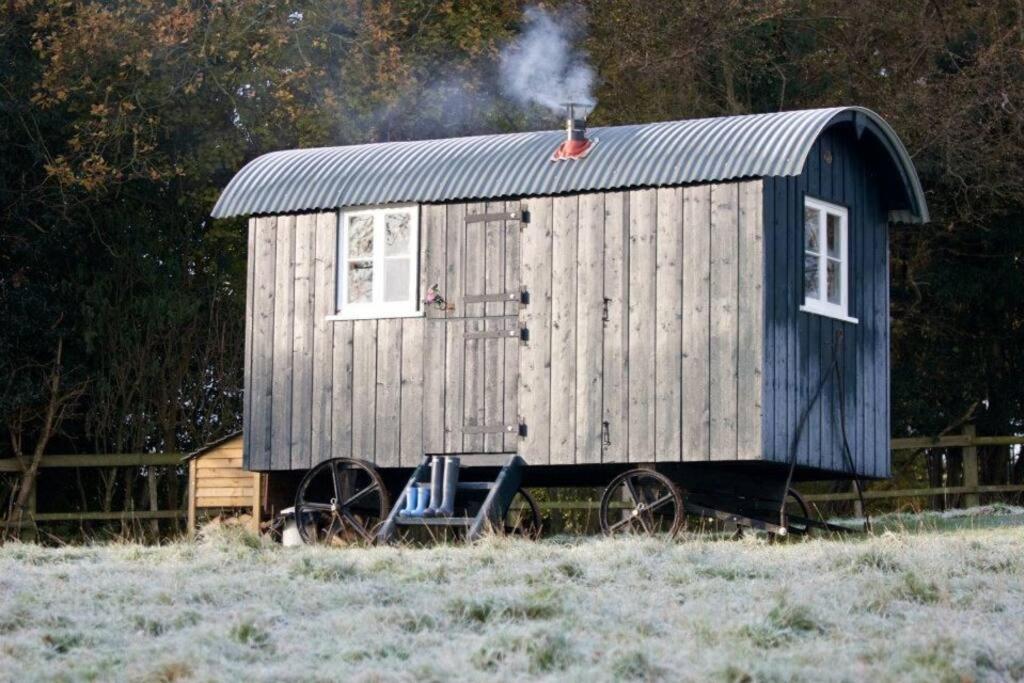 Molly Dishwasher Shepherds Hut Frant 外观 照片