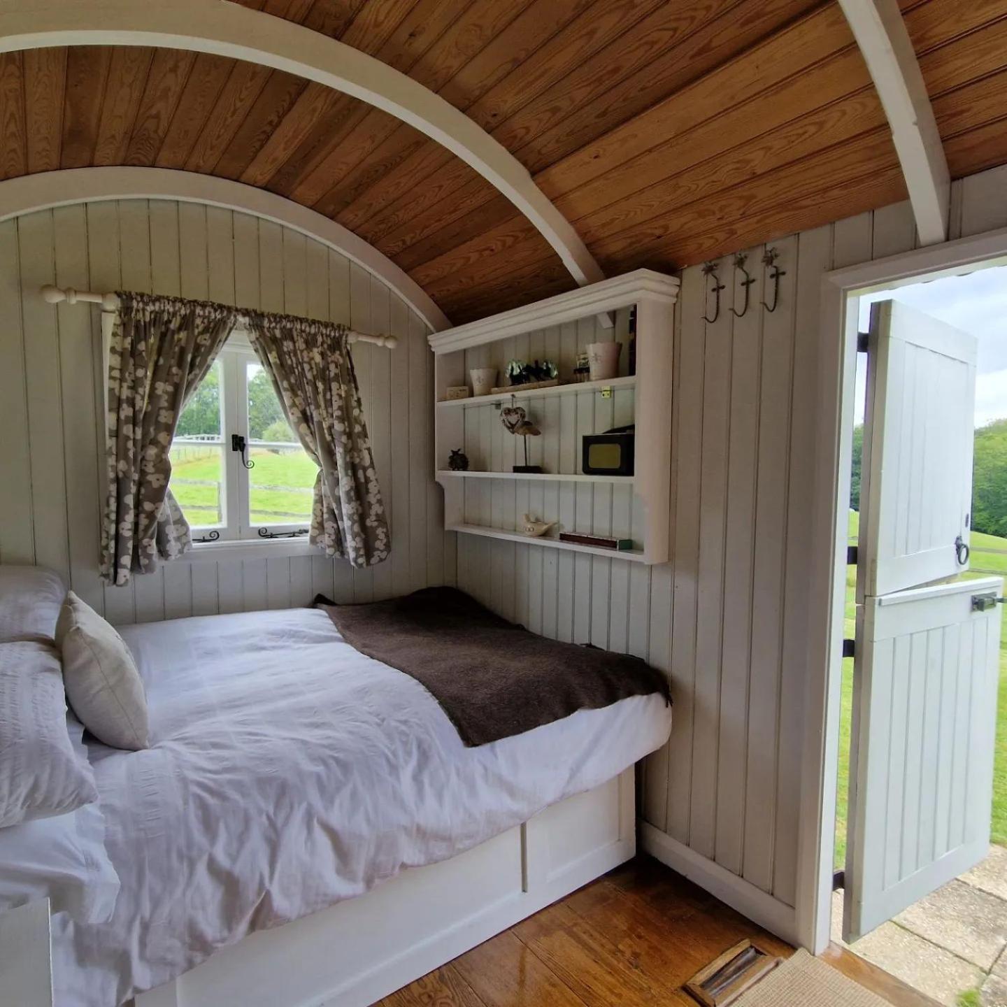 Molly Dishwasher Shepherds Hut Frant 外观 照片